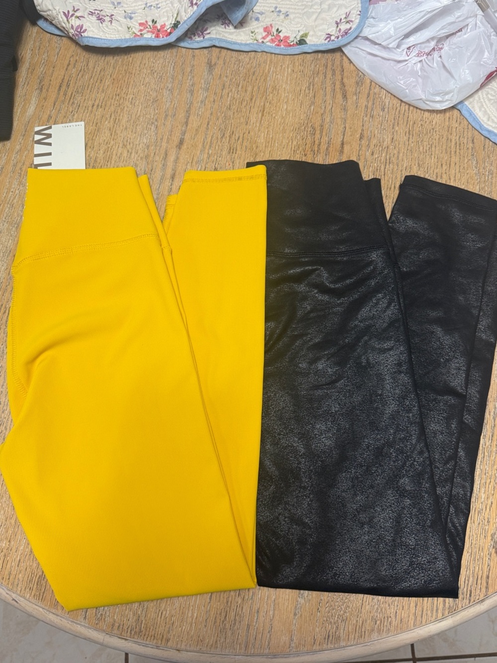 Set of 2 - Women’s Yellow leggings & Black Leggings, WILO and OFFLINE by Aerie